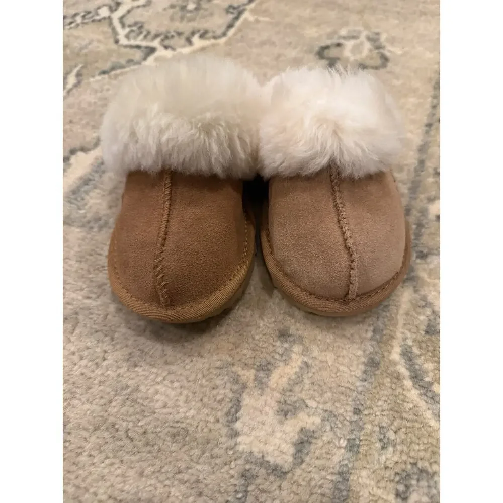 UGG Girl's Cozy II Slippers Chestnut Sz 10c